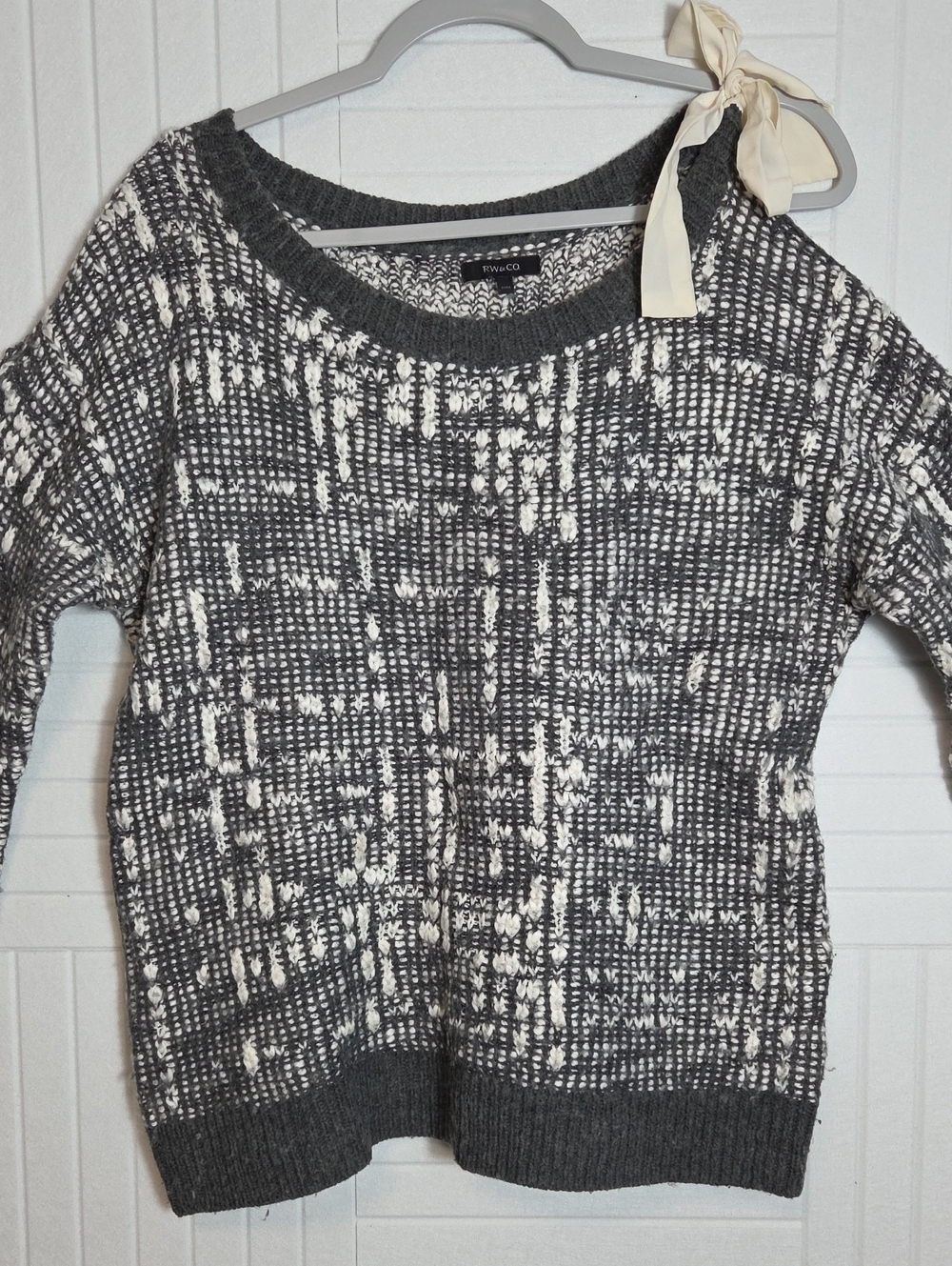 RW&Co Gray And White Ribbon Tie Cold Shoulder Sweater Size M